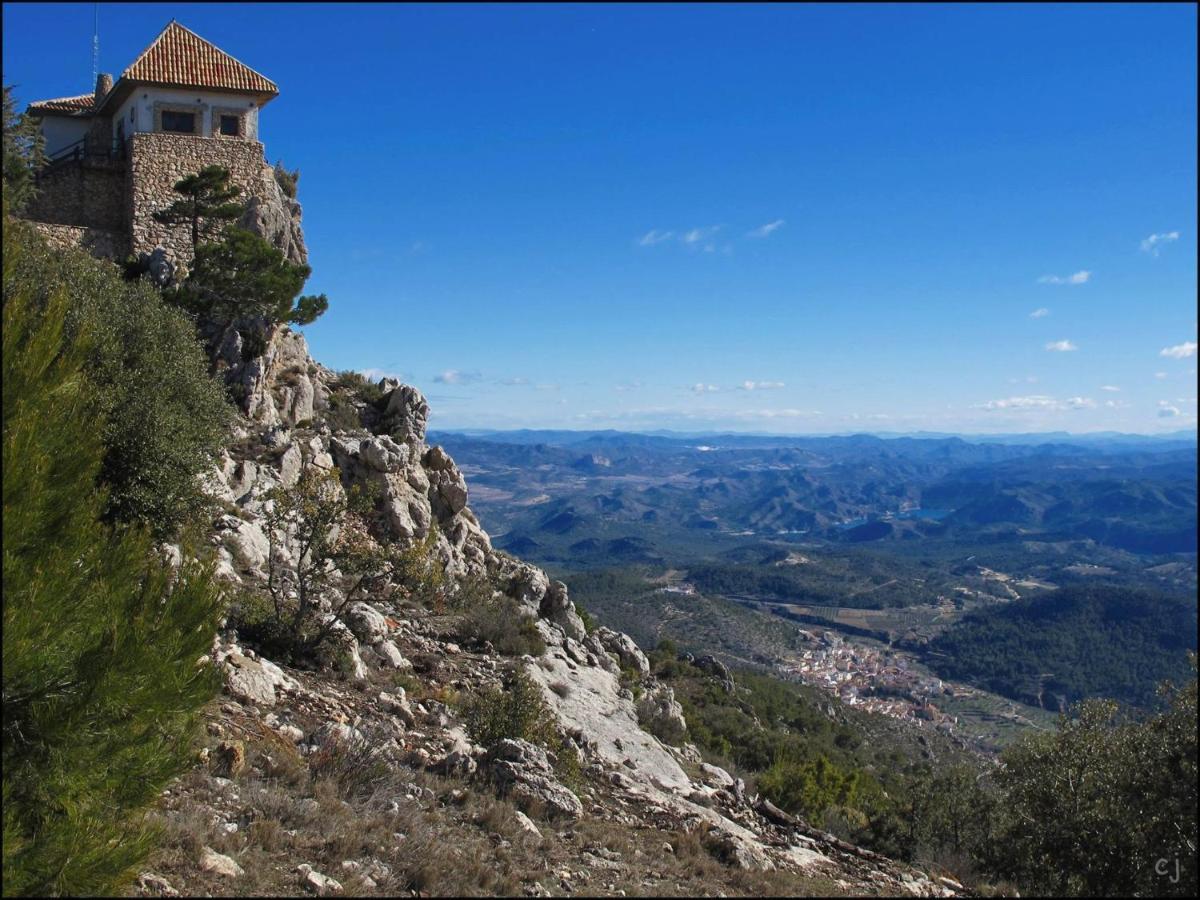 Las Encinas Yeste Buitenkant foto